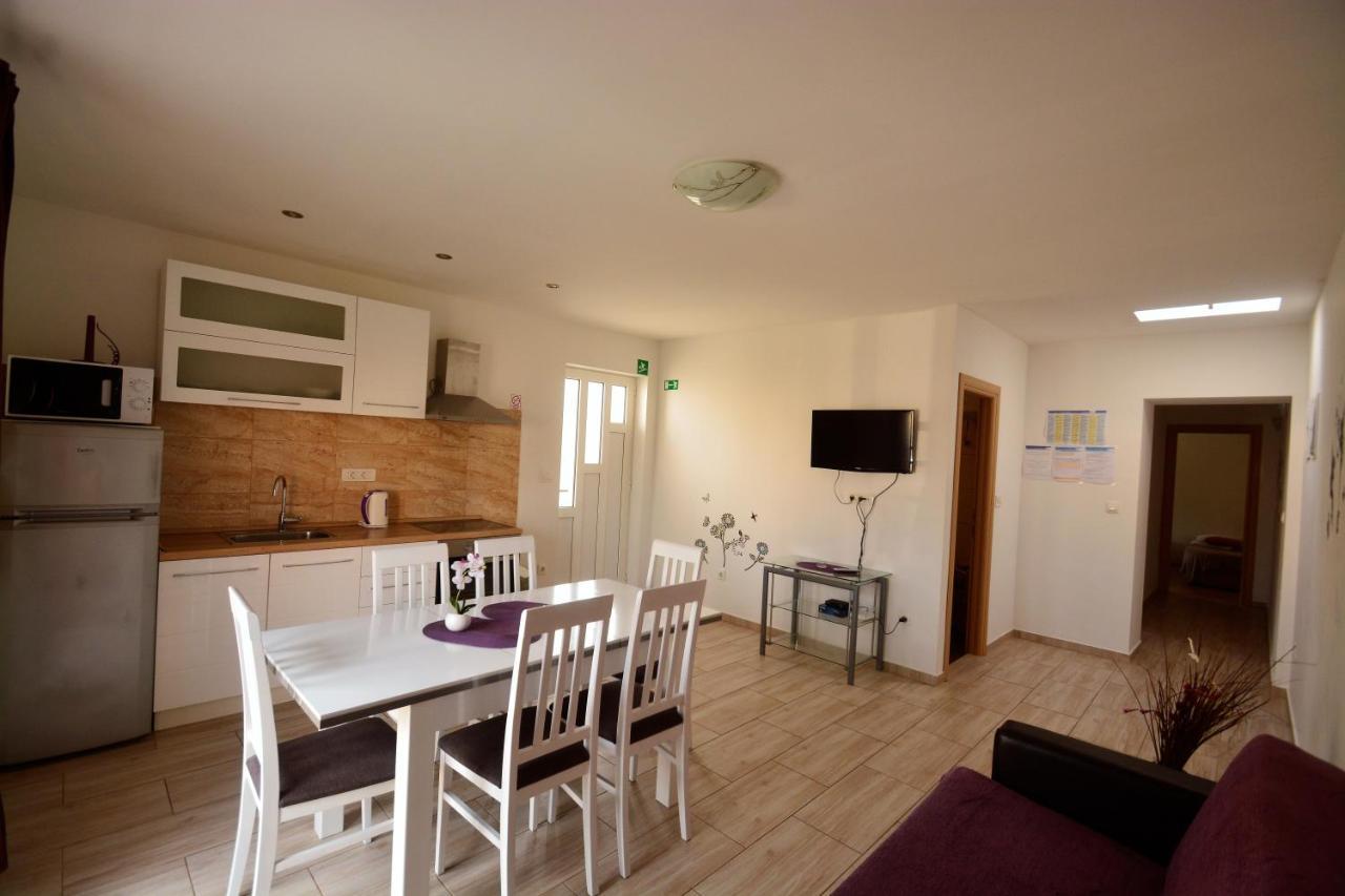 פודסטראנה Kala And Tina Apartments מראה חיצוני תמונה