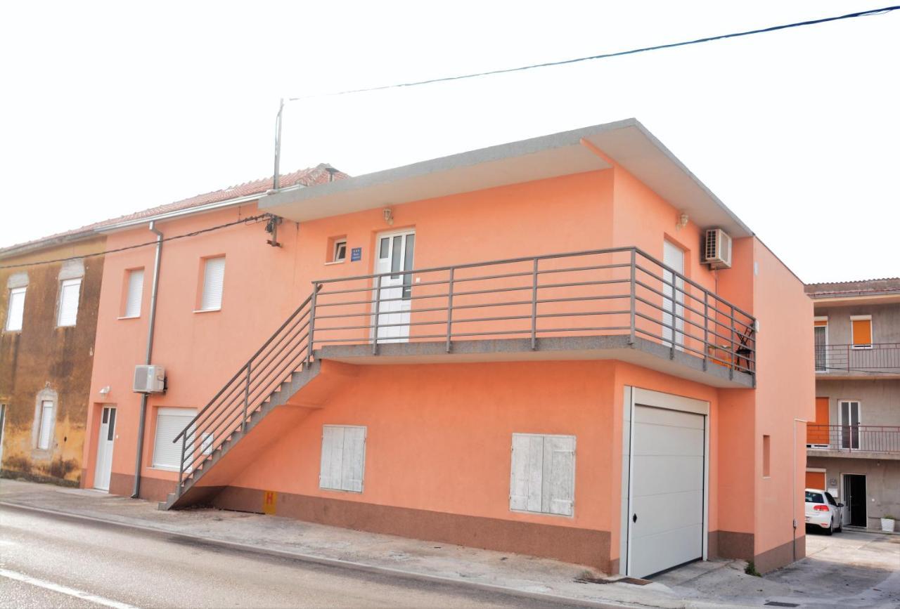 פודסטראנה Kala And Tina Apartments מראה חיצוני תמונה